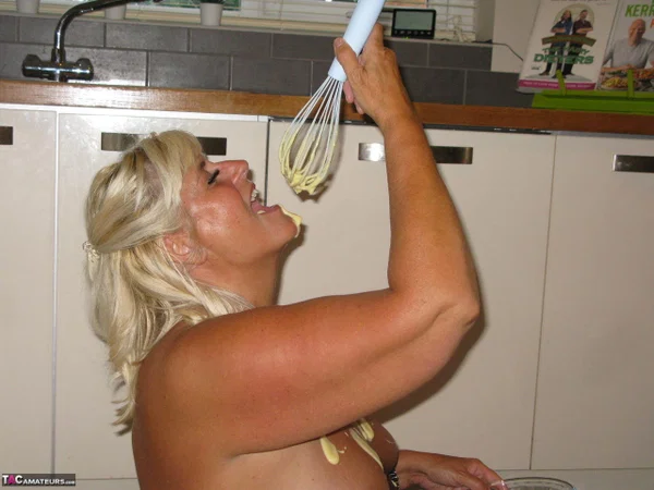Middle-age blonde plumper Chrissy Uk covers her mostly naked body in batter  - Housewife, Mature, Chubby, BBW, Curvy, Thick, Amateur, Lingerie, Fetish, Stockings  - Photo 14