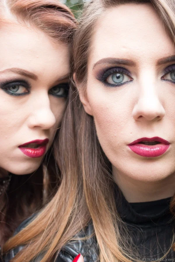 Erotic pornstar lesbian babes Samantha Bentley & Misha Cross enjoying outdoors  - Lesbian, Public, British, Reality, Pornstar, Face, Outdoor, Brunette, Kissing, Non Nude  - Photo 10