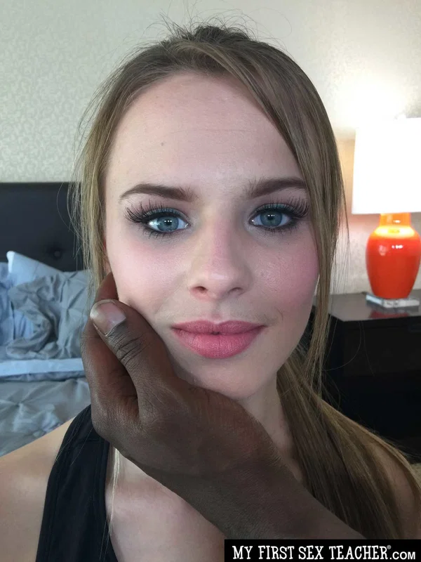 Cute teen pornstar Jillian Janson doffs her shirt and tights to show her pussy  - Mature, MILF, Teen, Pussy, Spreading, Pornstar, Sexy, Cute, Blonde, Feet  - Photo 7