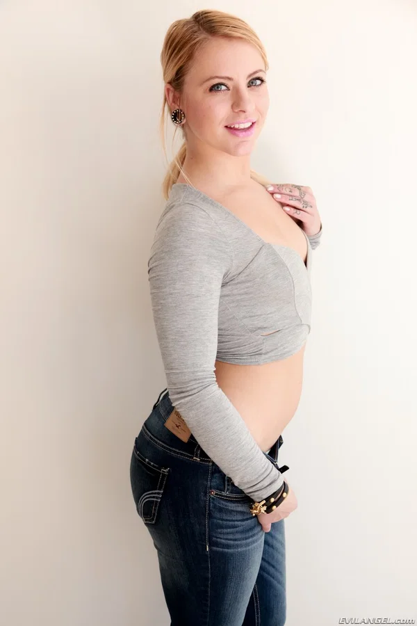 Blonde woman Cameron Canada slipping big white ass out of denim jeans  - Ass, Undressing, PAWG, Babe, Jeans, Solo, Clothed, Beautiful, Nipples, Blonde  - Photo 2