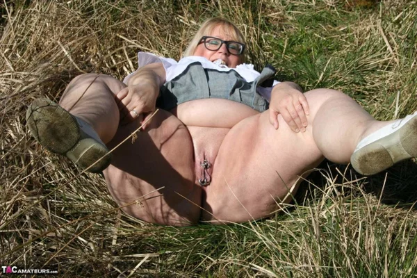 Obese blonde Lexie Cummings has sex while on a bank in the country  - BBW, Mature, Glasses, Skirt, Chubby, Curvy, Thick, Piercing, Short Hair, Outdoor  - Photo 11