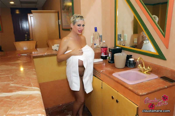 Middle-aged platinum blonde Claudia Marie displays her fake tits while bathing  - Saggy Tits, Fake Tits, Big Tits, Mature, Chubby, Thick, BBW, Curvy, MILF, Short Hair  - Photo 7