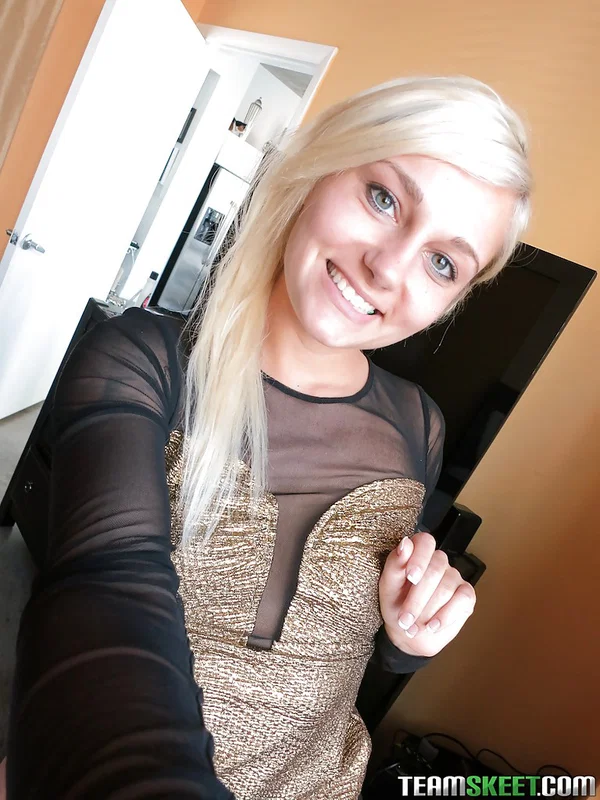 Frisky blonde amateur Charli Shiin revealing her graceful curves  - Amateur, Babe, Spreading, Shaved, Ass, Asshole, Beautiful, Solo, PAWG, Pussy  - Photo 2