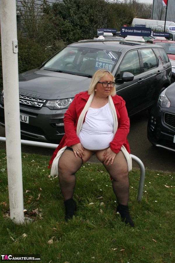 Obese British woman Lexie Cummings exposes herself in public locations  - Granny, Public, Pissing, Amateur, Glasses, BBW, Curvy, Chubby, Short Hair, Thick  - Photo 3