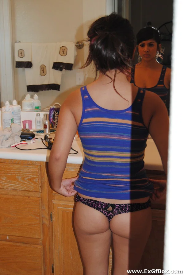 Gorgeous amateur teen Layla shows her juicy breasts & hot body after stripping  - Girlfriend, Amateur, Teen, Cute  - Photo 6