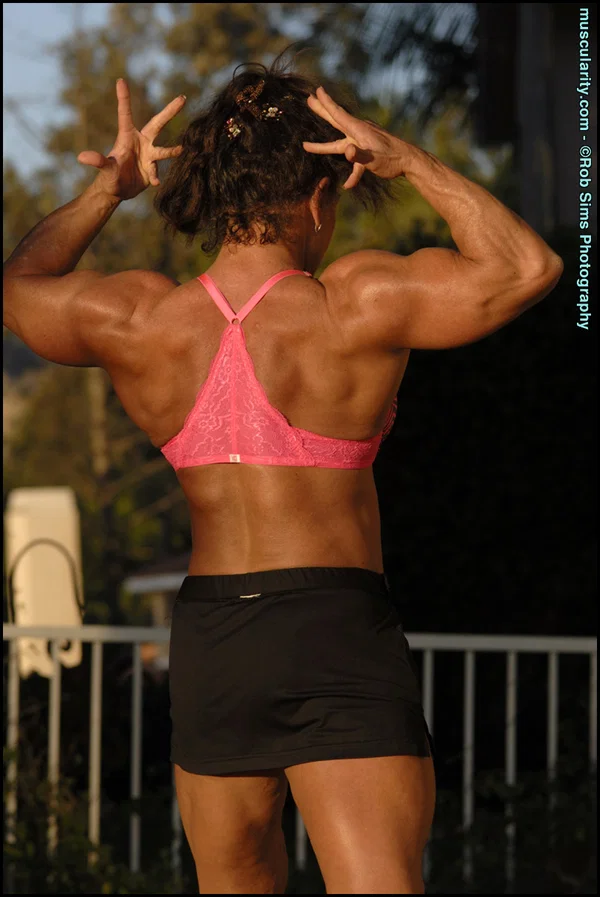 British bodybuilder Julie Assa flexes her muscles outdoors and inside as well  - Sports, MILF, Beautiful, Big Tits, British, Babe, Brunette, Tiny Tits, Skirt, High Heels  - Photo 6