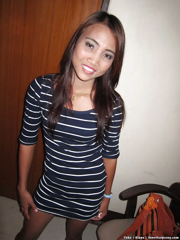 Salacious asian slut gives a blowjob and gets her trimmed cunt cocked up  - Thai, Ass Licking, Asian, Teen, Cum In Pussy, Hardcore, Ass Fucking, Cumshot, Blowjob, Shorts  - Photo 1