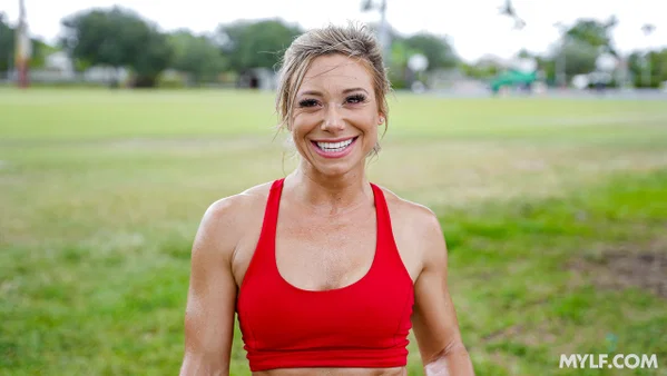 Hot MILF with hard nips Madison Brite gets her muff drilled after a workout  - Cougar, MILF, Public, Pornstar, Cumshot, White, Outdoor, Pussy, Spreading, Non Nude  - Photo 3