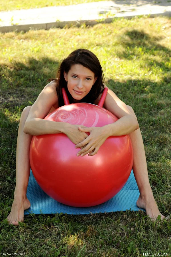 Brunette amateur Susuir shows her stunning curves and poses on a yoga ball  - Sports, Yoga, Hairy, Ukrainian, Beautiful, Pussy, European, Outdoor, Spreading, Feet  - Photo 9