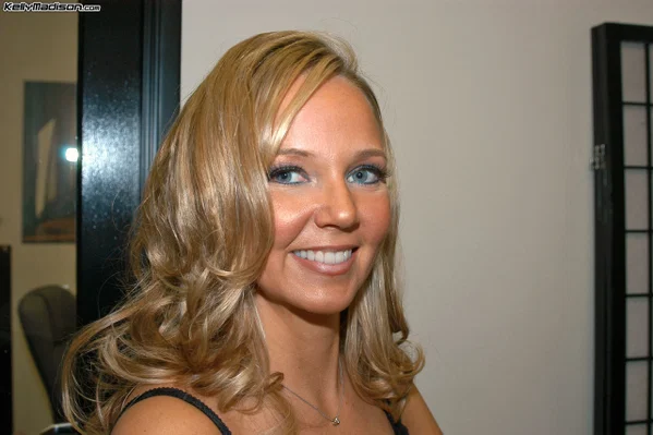 Blonde girl Lauren Lee hooks up with porn loving couple The Madisons  - Groupsex, Mature, Handjob, Blonde, Pornstar, Big Tits, Non Nude  - Photo 3
