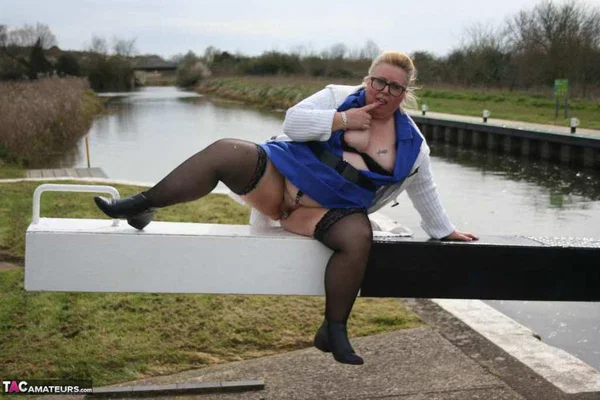 Fat amateur Lexie Cummings exposes tits and twat at a lock  - SSBBW, BBW, MILF, Non Nude, Stockings, Outdoor, Amateur, Glasses, Upskirt, Chubby  - Photo 16
