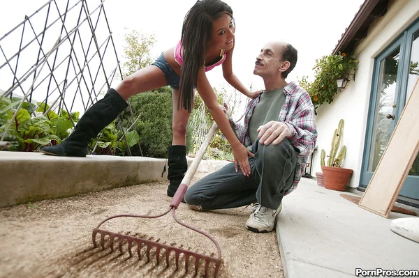 Latina teen Lexi Diamond getting fingered and fucked by an oldman  - Teen, Latina, Outdoor, Hardcore, Old Man, Cumshot, Ass, Kissing, Handjob, Boots  - Photo 2