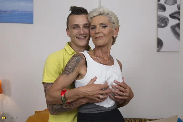 Mature housewife welcomes her younger daytime lover with a tongue kiss  - Cougar, Clothed, Nipples, Mature, Tattoo, Kissing, Skirt, Czech, Natural Tits, Panties  - Photo 7