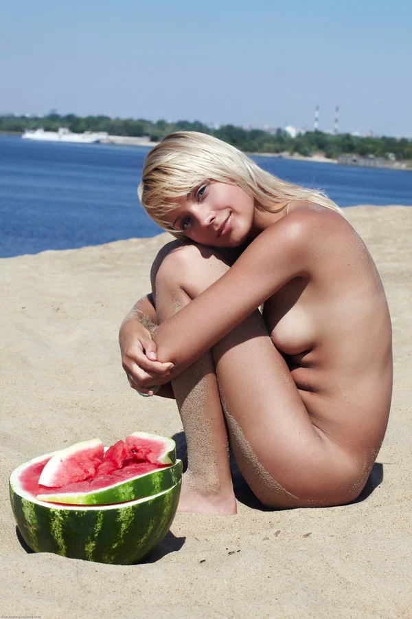 Golden-haired girlfriend Lada poses naked and eats a watermelon on the beach  - Girlfriend, Beach, Cute, Teen, Blonde, Outdoor, Petite, Solo, Model, Glamour  - Photo 17