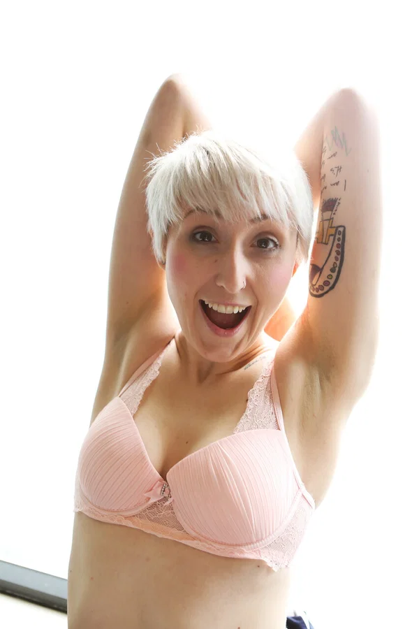 Cute blonde Molly gets completely naked during a solo engagement  - Short Hair, Amateur, Spreading, Pretty, Beautiful, Ass, Babe, Tiny Tits, Shorts, Shaved  - Photo 6