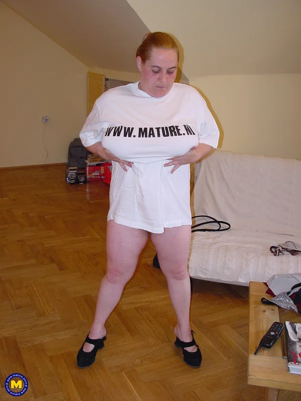 Mature fatty Gitta takes a shower after toying her shaved pussy with a banana  - Redhead, Mature, BBW, Chubby, Bath, Fetish, Shower, Curvy, Thick, Close Up  - Photo 5