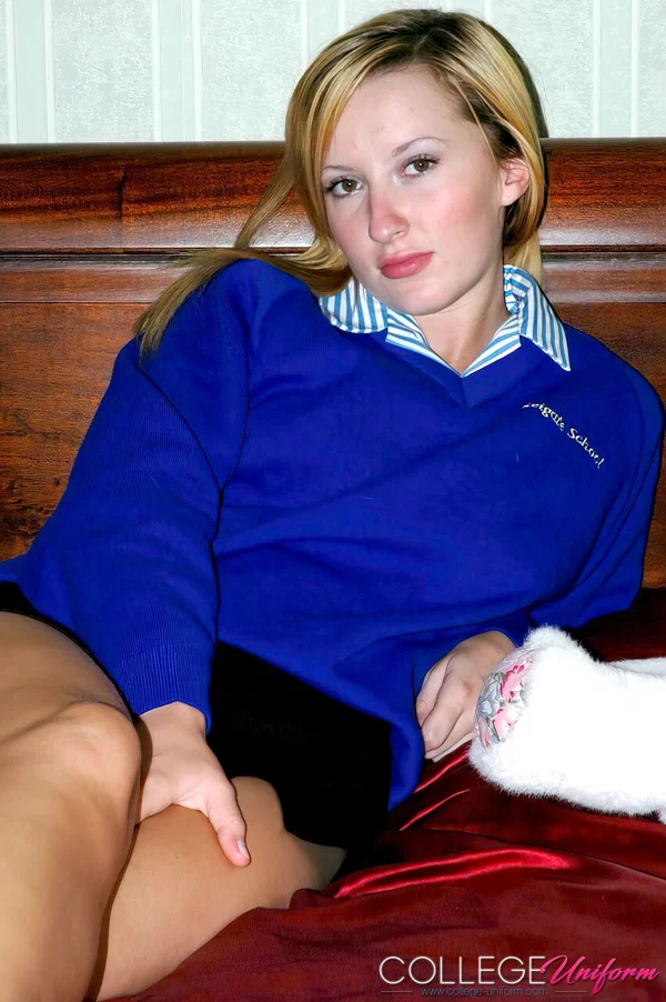 College Uniform starring Sophia Smith Hot Gallery  - College, Schoolgirl, Uniform  - Photo 3