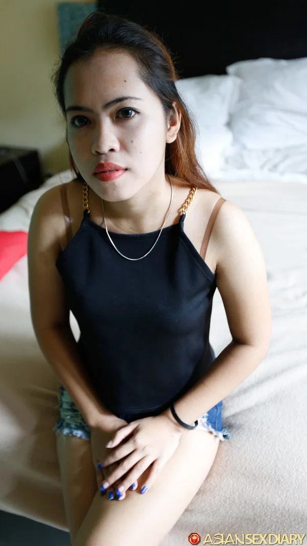 Petite Asian amateur Ros exposes her body and gets nailed in POV action  - Asian, Petite, Amateur  - Photo 1
