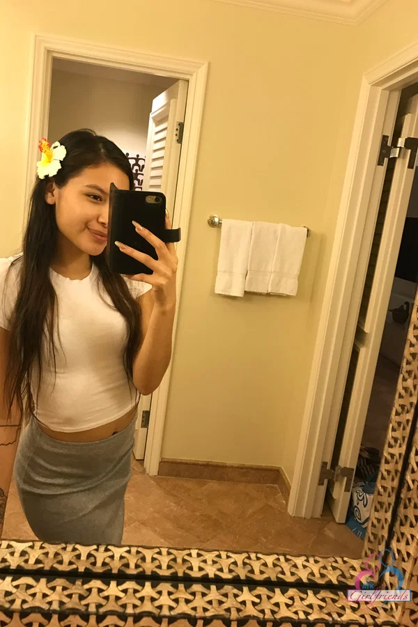 Asian teen Zaya Cassidy poses in sexy outfits before & after getting pregnant  - Pregnant, Petite, Amateur, Teen, Asian, Selfie, Outdoor, Shorts, Babe, Cute  - Photo 4