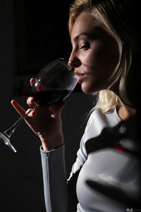 Blonde babe Kira W unveils her slim figure and pours wine over her ass  - Ukrainian, Teen, Fetish, Dress, Babe, Clothed, Tiny Tits, Pussy, Solo, Natural Tits  - Photo 4