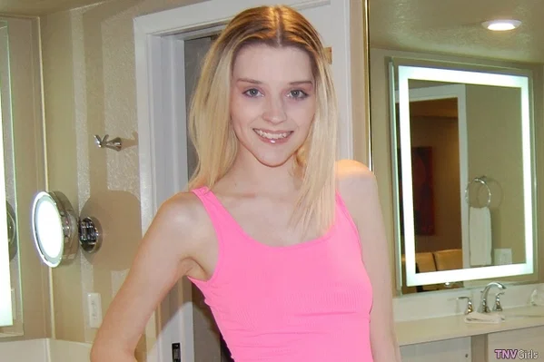 Tall slender teen Maria shows her small ass and tiny titties in a solo  - Teen, Lesbian, Cute  - Photo 5
