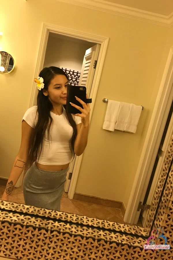 Asian teen Zaya Cassidy poses in sexy outfits before & after getting pregnant  - Pregnant, Petite, Amateur, Teen, Asian, Selfie, Outdoor, Shorts, Babe, Cute  - Photo 5