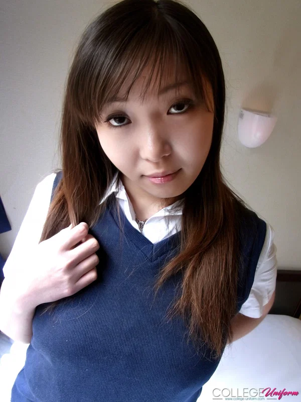Japanese coed Haruka Ohsawa frees her full breasts before a POV blowjob  - Japanese, Schoolgirl, College, Uniform  - Photo 11