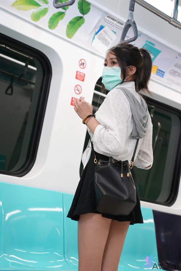 Asian schoolgirl Yuli has doggystyle sex with a senior on the train  - Chinese, Schoolgirl, Public, Asian, Small Cock, Short Hair, Blowjob, Outdoor, Non Nude  - Photo 8