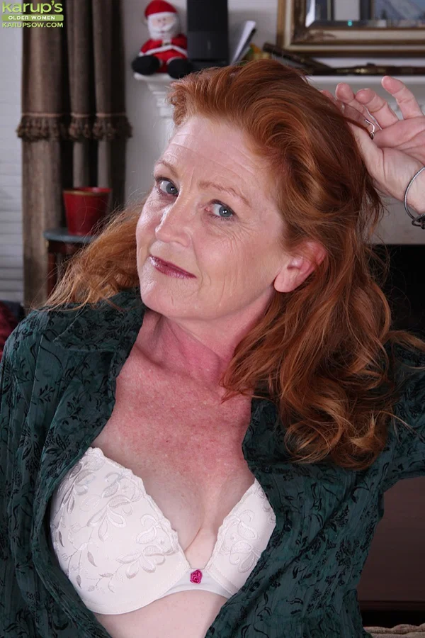 Old lady Veronica Smith joyfully shows off her aging assets on her desk  - Mature, Amateur, Stockings, Redhead, Big Tits, Panties, Lingerie, Face, Close Up, Glasses  - Photo 3