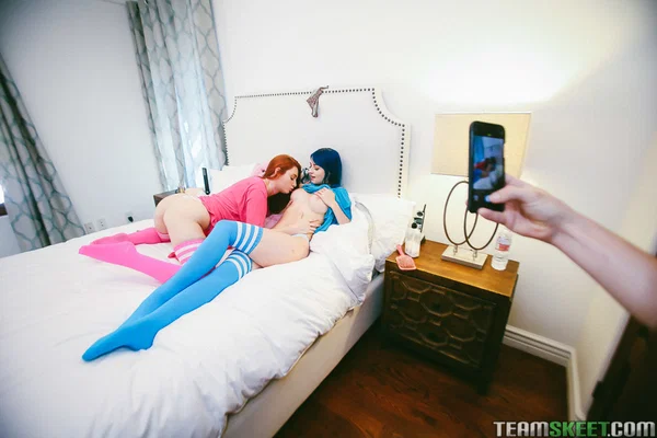Friends with different hair colors Jewelz Blu & Lacy Lennon share a big dick  - German, Redhead, Step Sister, Step Brother, Teen, Babe, Beautiful, Brunette, Solo, Sexy  - Photo 16