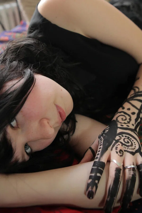 Ersties performed by Sonja loves to tease Hot XXX  - Feet, Amateur, Tattoo, Outdoor, Non Nude, Beautiful, Clothed, Face, Pretty, Babe  - Photo 1