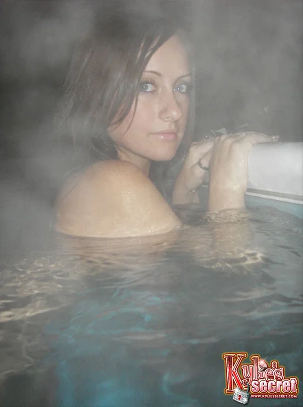 Hot young Kylie removes her bikini underwater in the pool showing sexy ass  - Pool, Underwater, Outdoor, Amateur, Panties, Ass, Babe, Face, Tattoo, Close Up  - Photo 12