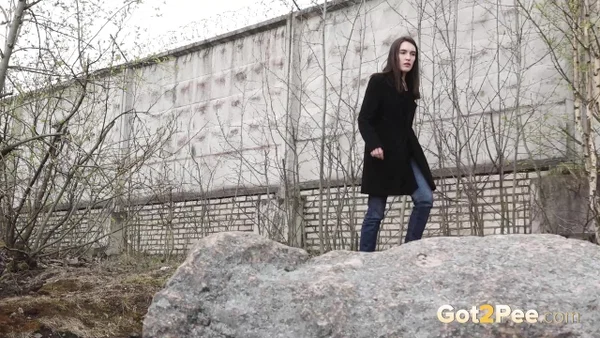 Brunette chick Lara Fox pulls down her jeans to take a piss upon boulders  - Pissing, Public, Jeans, Hairy, Pussy, Outdoor, Boots, Czech, Skinny, Close Up  - Photo 1