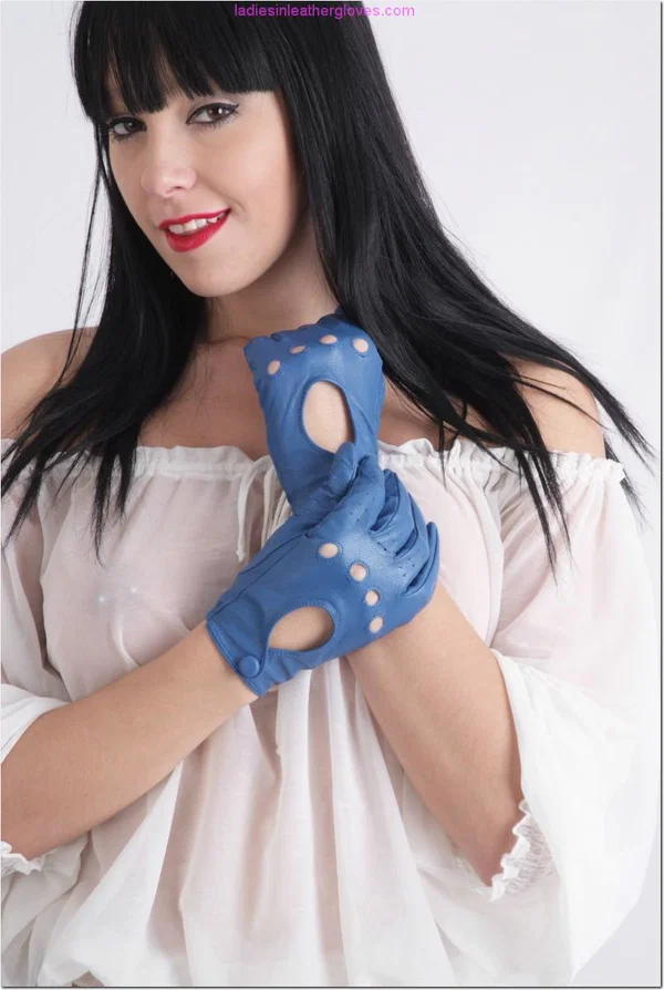 Dark haired girl Sammi Jo exposes her nice tits in leather gloves and a skirt  - Fetish, Babe, Skirt, Stockings, Clothed, Brunette, Big Tits, Leather, Face, Beautiful  - Photo 5