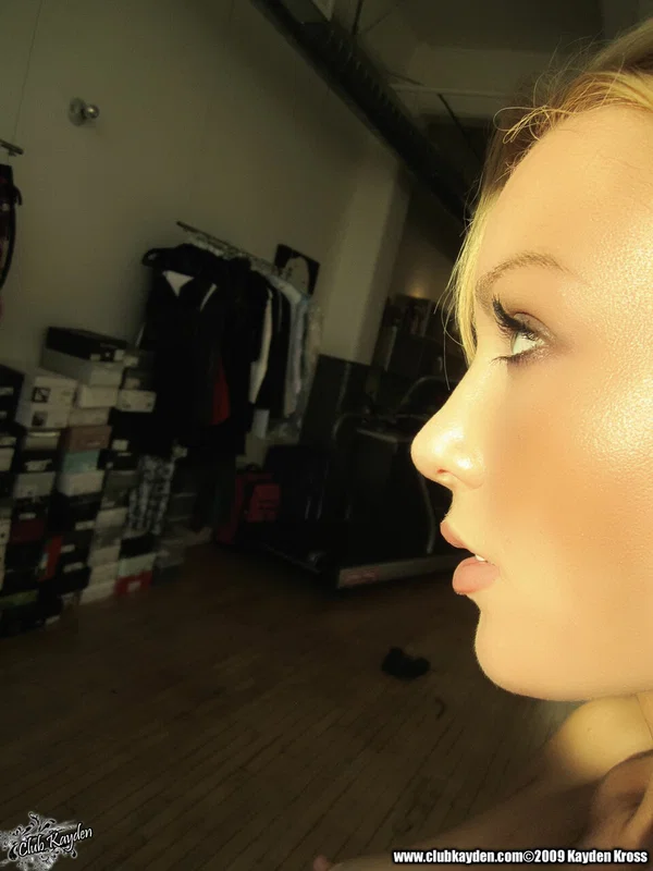 Kinky pornstar with hot big tits Kayden Kross rubs her clam up close  - Nipples, Amateur, Close Up, MILF, Big Tits, Pussy, Blonde, Pornstar, Spreading, Solo  - Photo 14