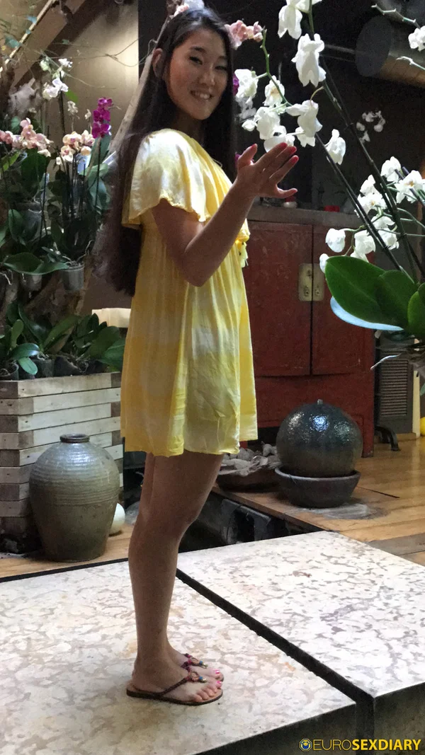 Sexy Asian babe Fang lifts up her yellow dress and takes a dick in a POV show  - Asian, Amateur, Sexy, European  - Photo 3