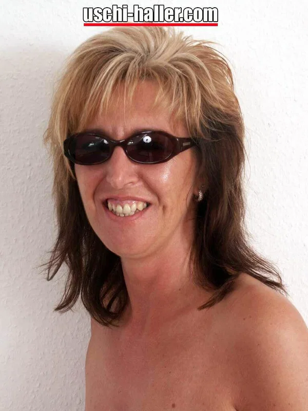 Mature woman Delia finger spreads her pussy in sunglasses and heels  - Mature, Amateur, Glasses, Tiny Tits, Pussy, Spreading, Ass, High Heels, Shaved, PAWG  - Photo 2