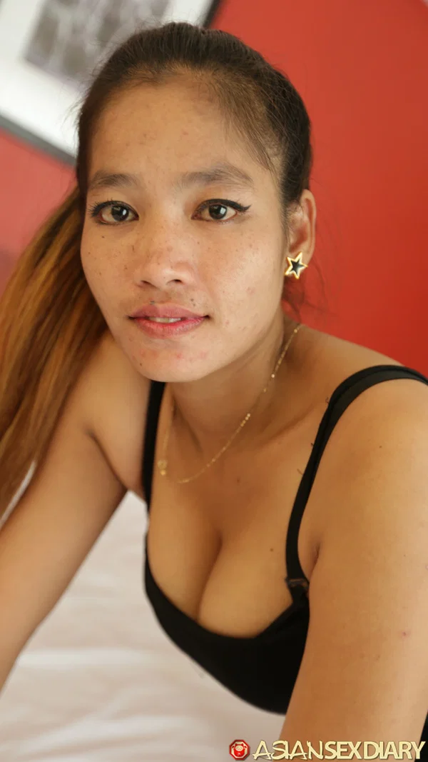 Hot Cambodian mom Anita B shows off her big natural tits and fucks in POV  - Mom, Asian, Amateur, British  - Photo 3