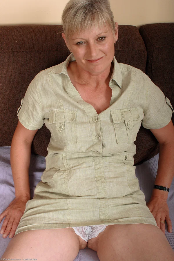 Horny mature Nicole M unveils her hairy pussy and fingers it in a solo  - Mature, Amateur, MILF  - Photo 1