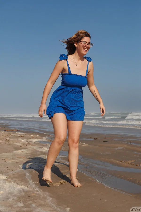 Zishy Ellie Nova  - Beach, Amateur, Outdoor, Glasses, Ass, Pussy, Short Hair, PAWG, Close Up, Big Tits  - Photo 4
