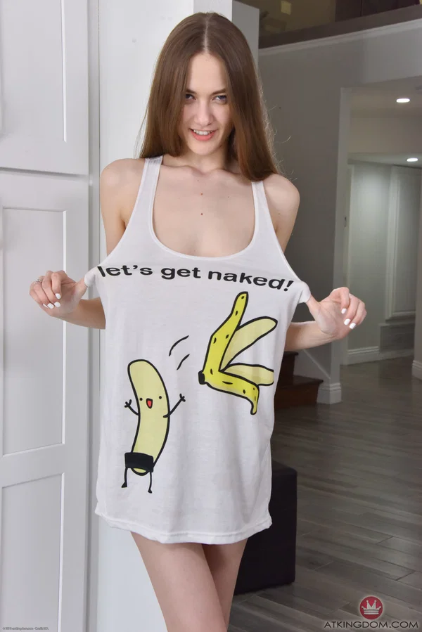 Nice teen Samantha Hayes slips out of a tank top to pose in the nude  - Amateur, Teen, Pussy, Babe, Tiny Tits, Spreading, Natural Tits, Cute, Beautiful, Panties  - Photo 1