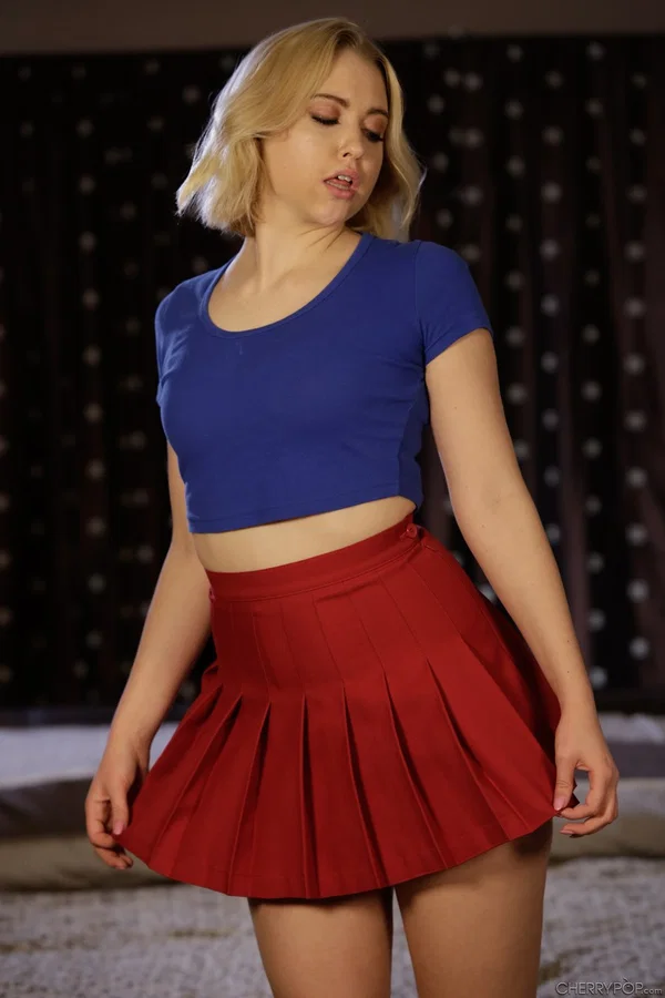 All natural teen babe Chloe Couture showing her perfect ass in a solo scene  - Teen, Blonde, Ass, Cute, Undressing, Short Hair, Asshole, PAWG, Legs, Pussy  - Photo 3