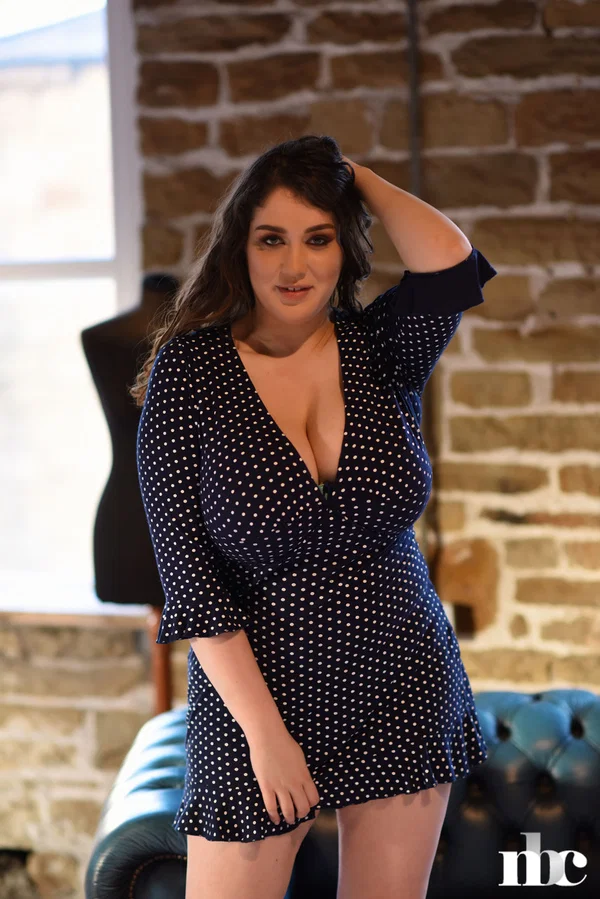 Thick brunette Bella B reveals her large melons and poses topless  - Curvy, BBW, Chubby, Big Tits, Thick, Beautiful, Dress, Natural Tits, Skirt, Clothed  - Photo 2
