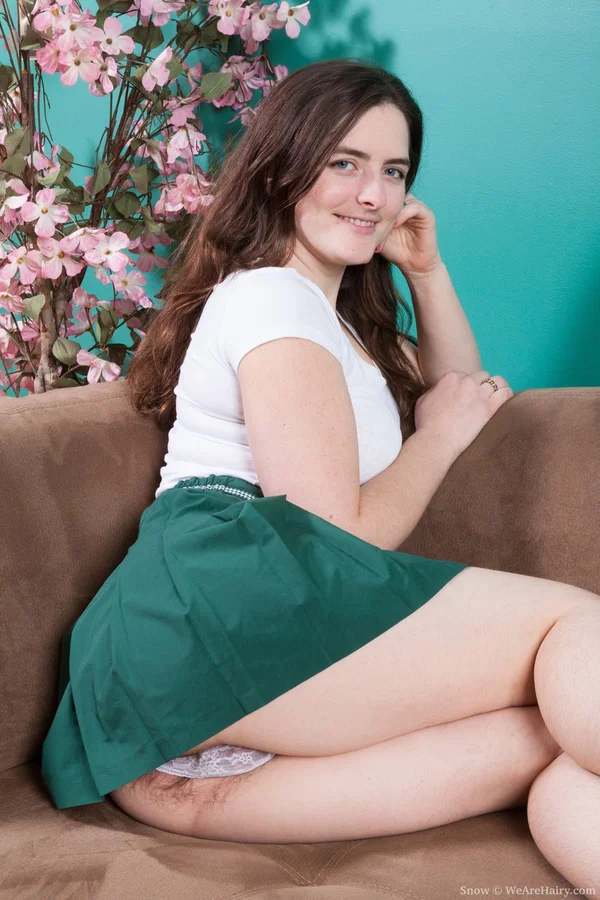 Brunette amateur Snow displays hairy ass & armpits with furry pussy view  - Hairy, Upskirt, Feet, Ass, PAWG, Beautiful, Legs, Panties, Amateur, Close Up  - Photo 3