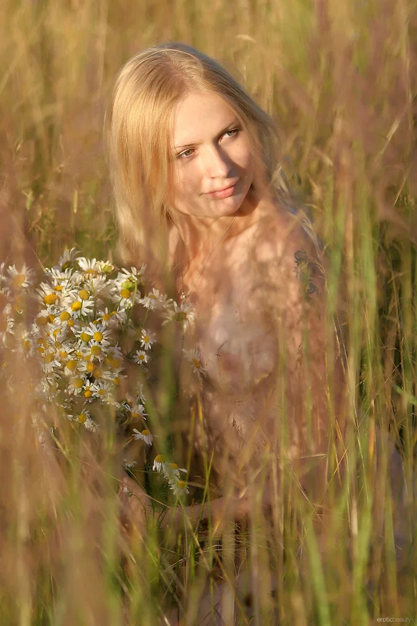 Pantyless babe Gerda A stripping and spreading her pussy in the hay  - Outdoor, Teen, Russian, European, Pussy, Dress, Mature, Babe, Glamour, Tiny Tits  - Photo 5