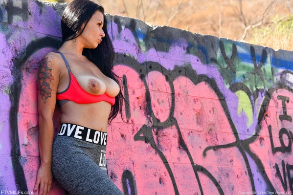 Brunette mature in yoga pants Veronica unveils her amazing big tits outdoors  - Yoga Pants, Sports, Public, MILF, Amateur, Big Tits, Clothed, Sexy, Outdoor, Non Nude  - Photo 18