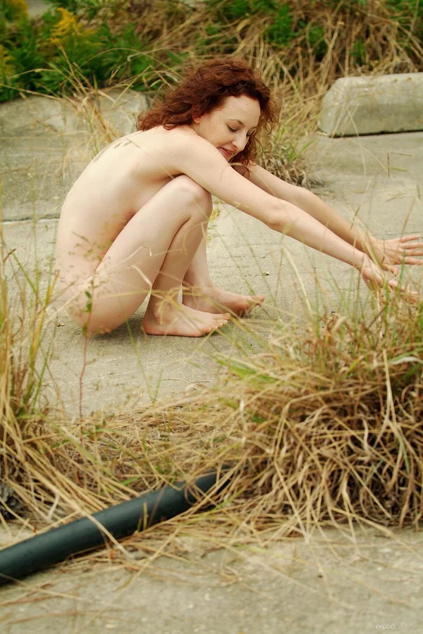 Redhead teen Taneka models in the nude next to a graffitied wall  - Cute, Teen, MILF, Redhead, Curly, Outdoor, Sexy, Beautiful, Pussy, Ass  - Photo 8