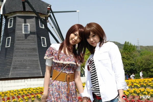 Japanese lesbians Rimu Endo & Ueno Misaki show bare legs while taking a stroll  - Japanese, Public, Reality, Asian, Non Nude, Lesbian, Skirt, Shorts, Brunette, High Heels  - Photo 2