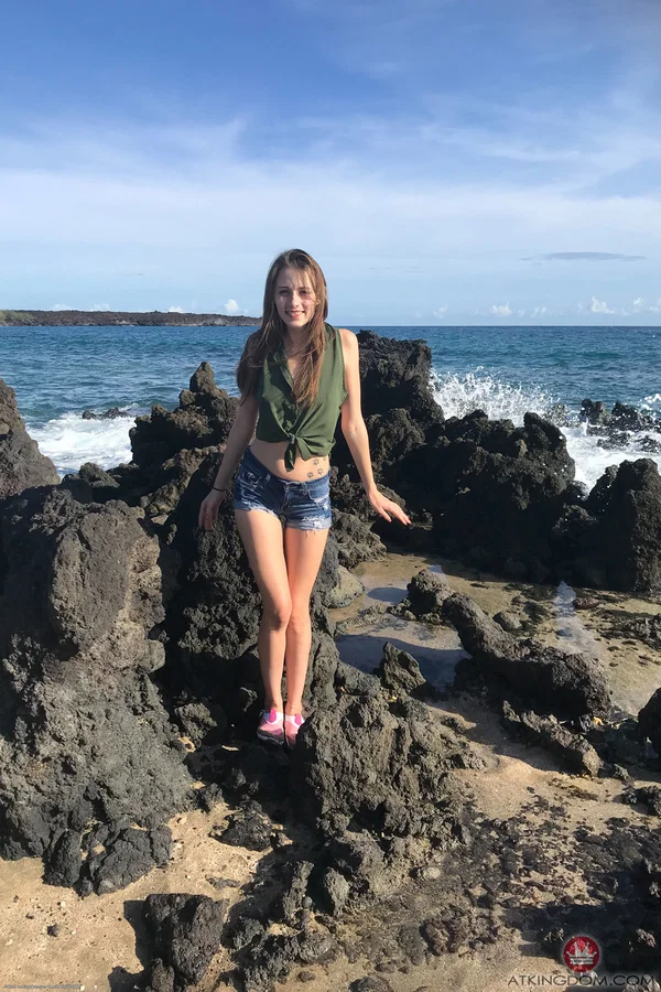 Skinny American girlfriend Kyler Quinn poses nude & masturbates in public  - Public, Girlfriend, Amateur, Beach, Petite, Feet, Teen, Step Sister, Outdoor, Pussy  - Photo 4