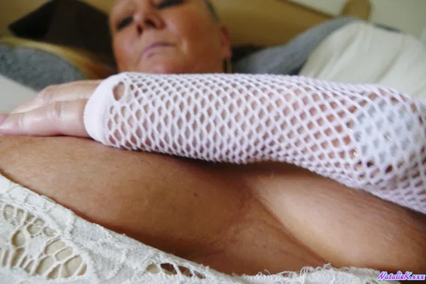 Old blonde Natalie K spreads her trimmed pussy while masturbating on a bed  - Mature, Mom, Masturbation, Upskirt, Curvy, Chubby, Spanish, Pussy, BBW, Thick  - Photo 9